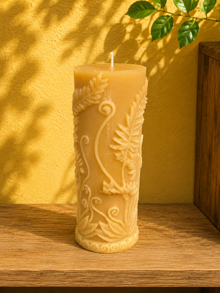 Beautiful design 100% Beeswax Candle