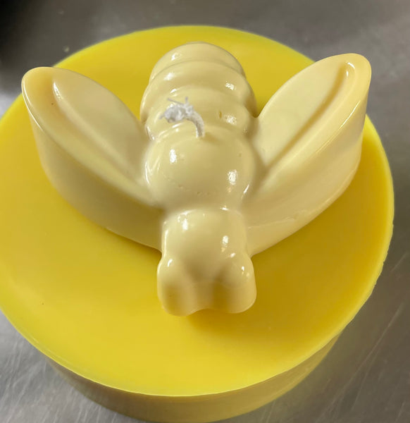 100 % Beeswax Bee Candle (BIG)